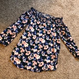 Abercrombie and Fitch top